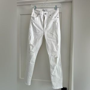 White Abercrombie and Fitch skinny jeans